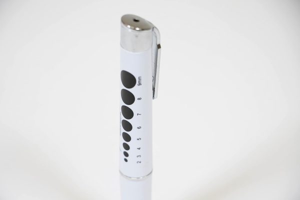 Primacare DL-9325 LED Diagnostic Penlight with Imprinted Pupil Gauge, - Image 3