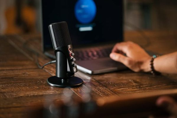 SENNHEISER Professional Profile - USB Cardioid Condenser Microphone & Table - Image 6