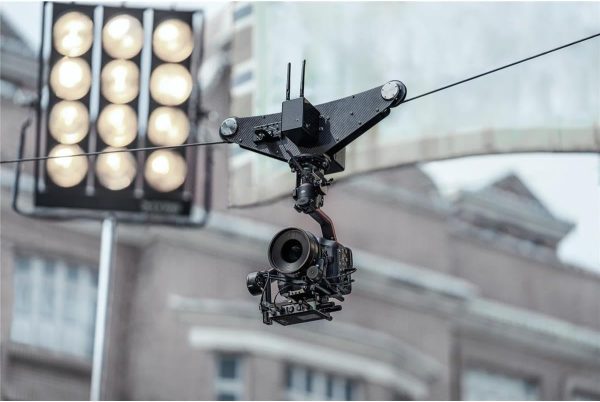 DJI RS 3 Pro, 3-Axis Gimbal for DSLR and Cameras - Image 9
