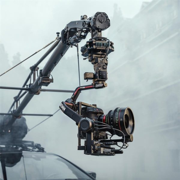 DJI RS 3 Pro, 3-Axis Gimbal for DSLR and Cameras - Image 6