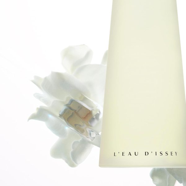 Issey Miyake Eau de Toilette Spray for Women 1.6 Ounce - Image 6