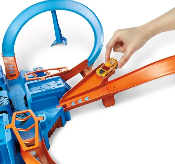 Hot Wheels Toy Car Track Set, Criss Cross Crash with 1:64 Scale Vehicle, - Image 4