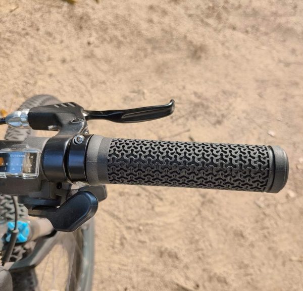 Bike Handlebar Grips, Single Lock on Bicycle Handle Bar, for BMX, Mountain, - Image 2