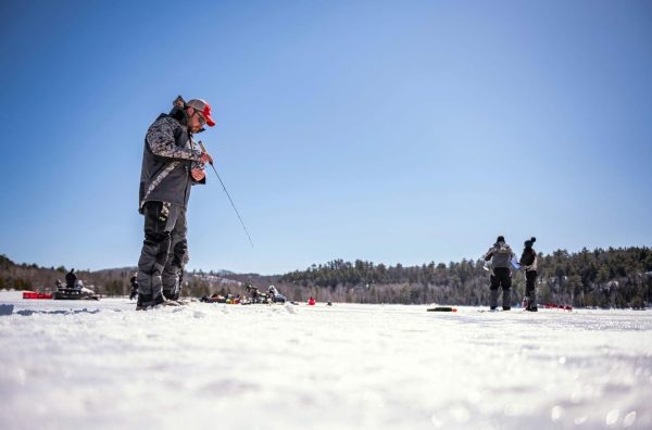 Shakespeare Ugly Stik GX2 Ice Fishing Reel & Rod Combo - Image 7