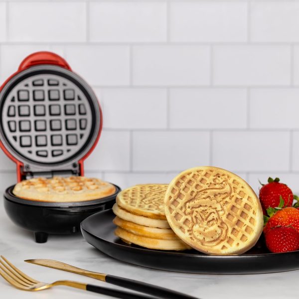 Uncanny Brands Dr. Seuss Grinch Mini Waffle Maker - Small Kitchen Appliance - Image 3