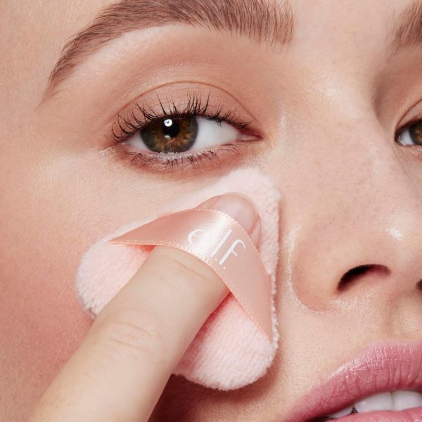 e.l.f. Halo Glow Pinkie Puffs, Finger-sized, Mini Puff For Applying Loose & - Image 3