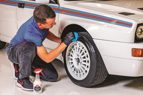 Griot's Garage 11175 Vinyl and Rubber Dressing Gallon - Image 6