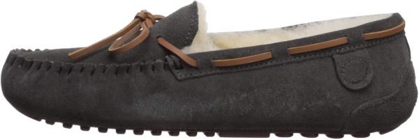 Dearfoams Women's Fireside Water Resistant Genuine Shearling Victoria Moc - Image 8