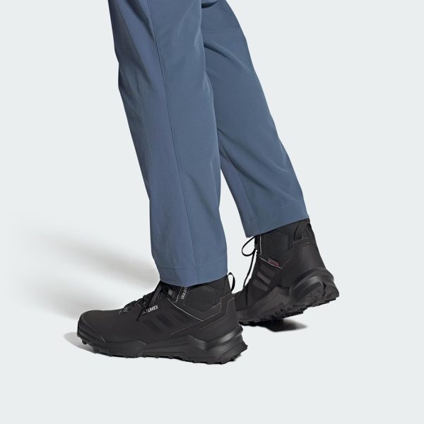 adidas Men's Terrex Ax4 Mid Cold.rdy Sneaker - Image 8