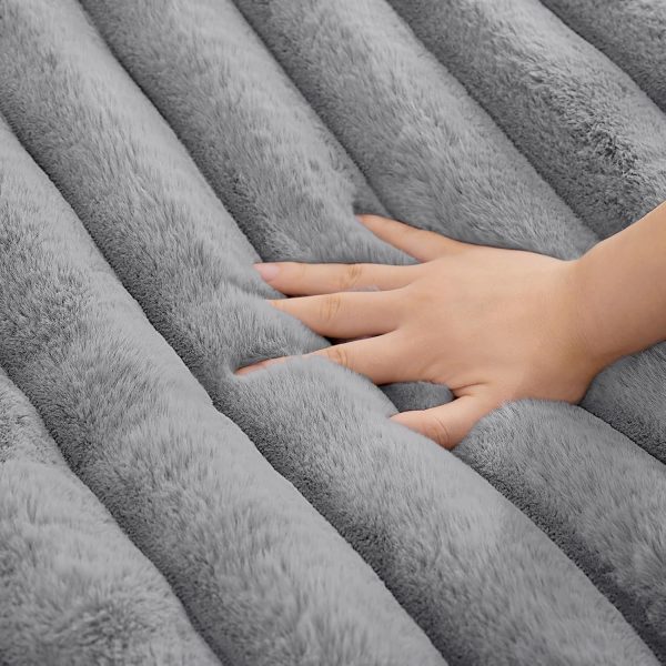 Faux Fur Throw Blanket for Couch,Cozy Soft Plush Thick Striped Luxury - Image 3