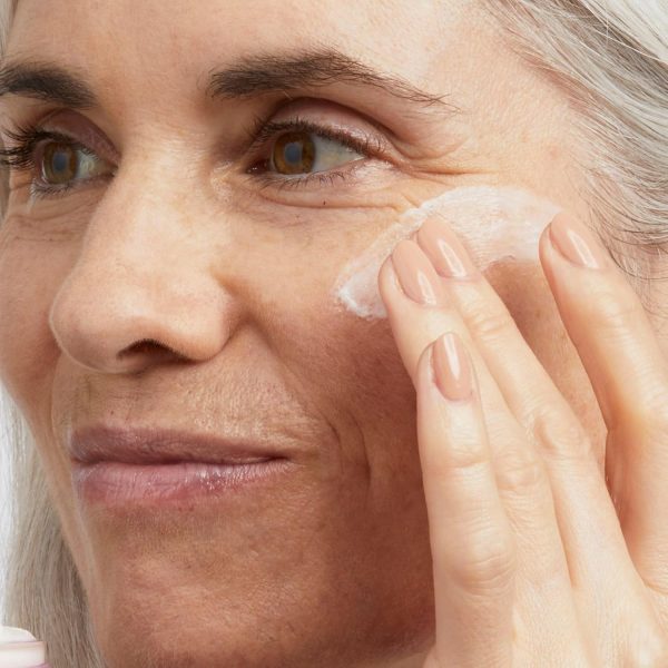 No7 Menopause Skincare Nourishing Overnight Cream - Hydrating Hyaluronic - Image 2
