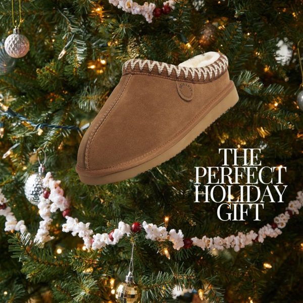 Fireside by Dearfoams Women's Greta Genuine Shearling Indoor Outdoor Clog - Image 4