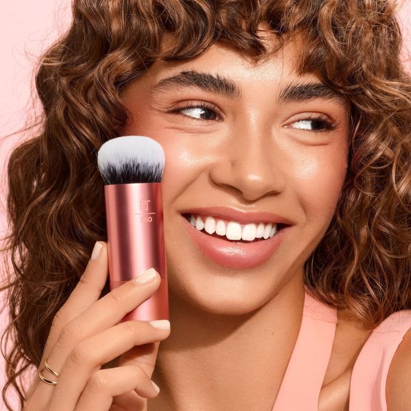 Real Techniques Bubble Blending Makeup Brush, Multipurpose Blending Brush - Image 6