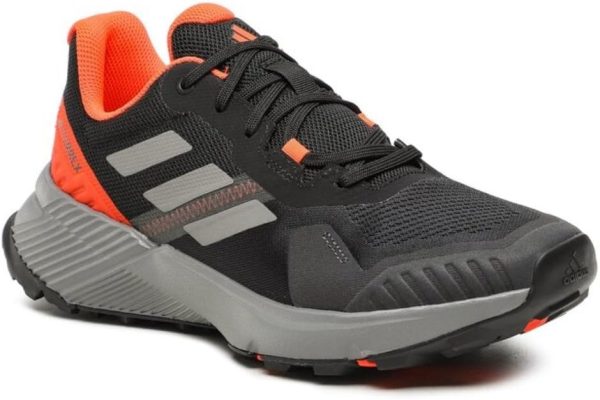 trail running shoes